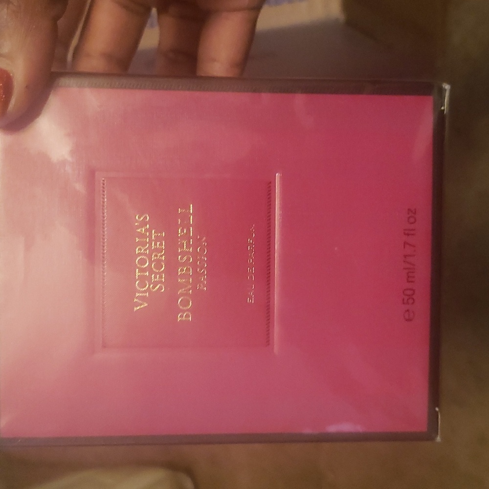 NIB Victorias Secret Bombshell Passion eau de parfum 1.7oz